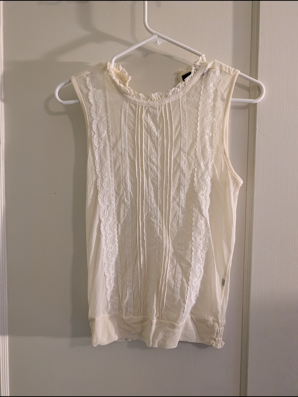 The Limited Cream Lace-Trim Sleeveless Blouse